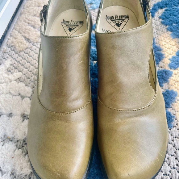 John Fluevog Gracias in Peat Moss - Picture 3 of 7